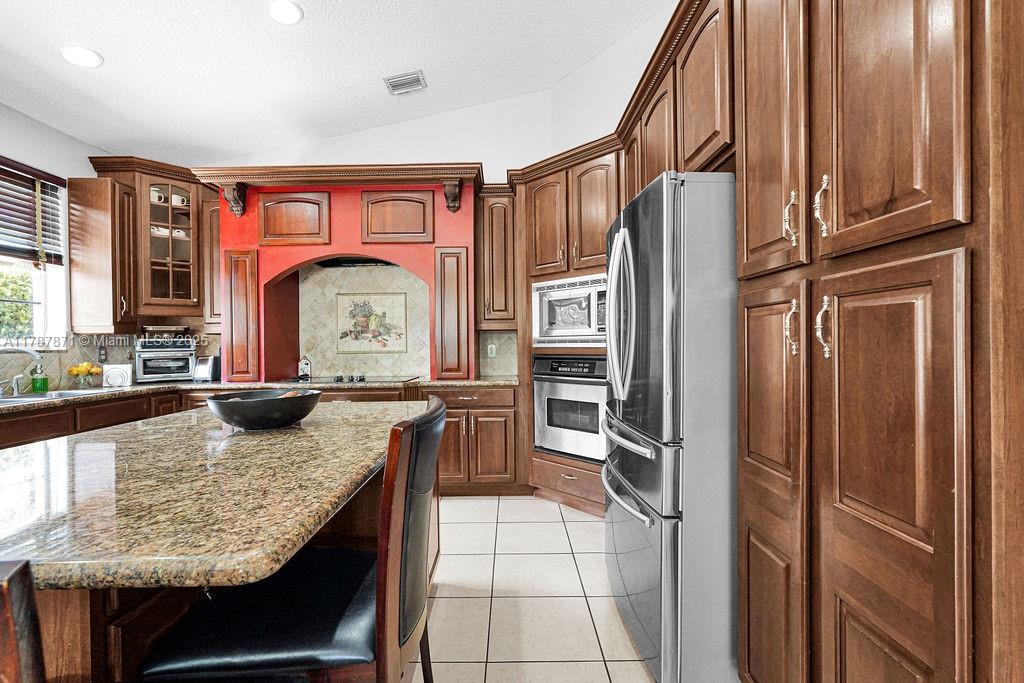 9980 NW 26th St, Doral, Florida image 37