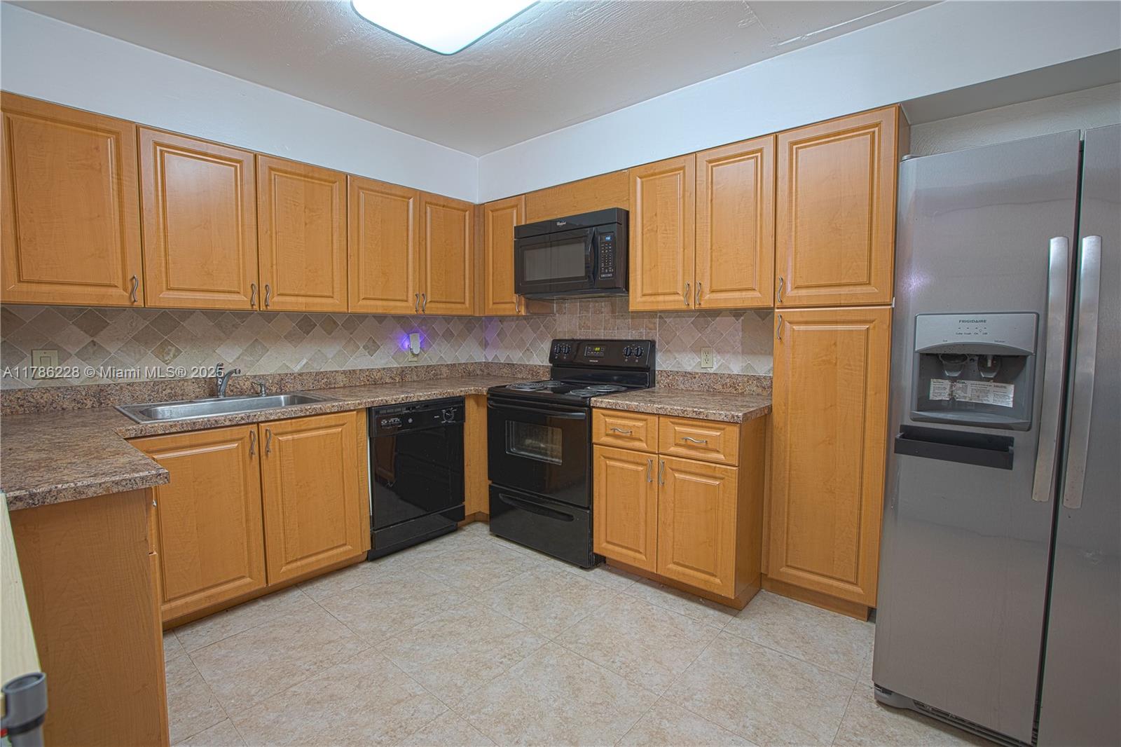 491 Racquet Club Rd #113, Weston, Florida image 2