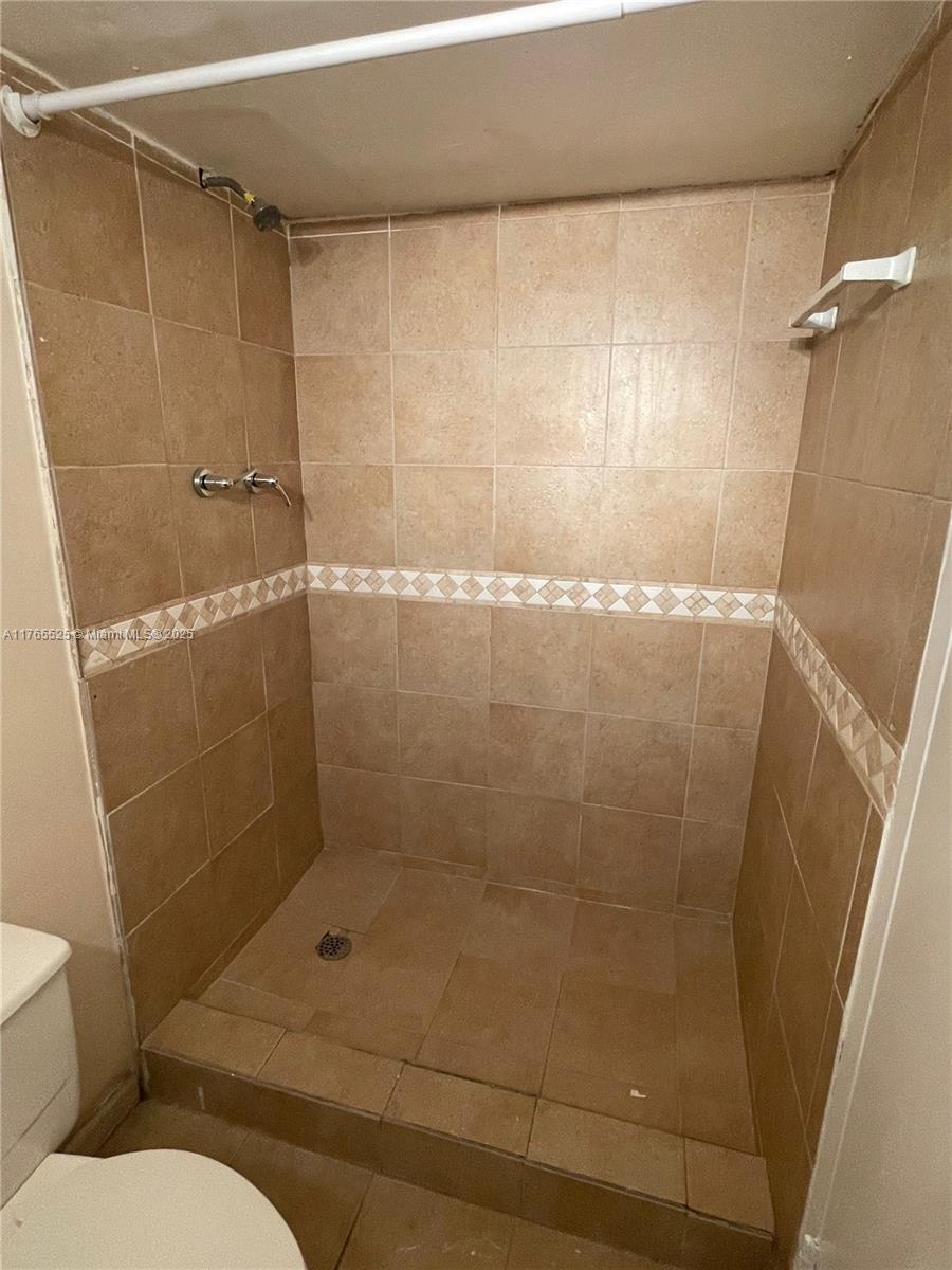 1800 Sans Souci Blvd #107, North Miami, Florida image 10