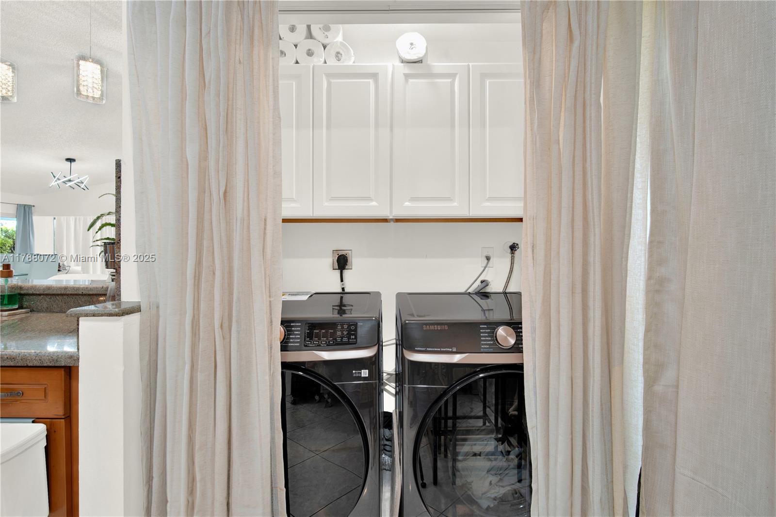 5566 NW 102nd Pl, Doral, Florida image 22