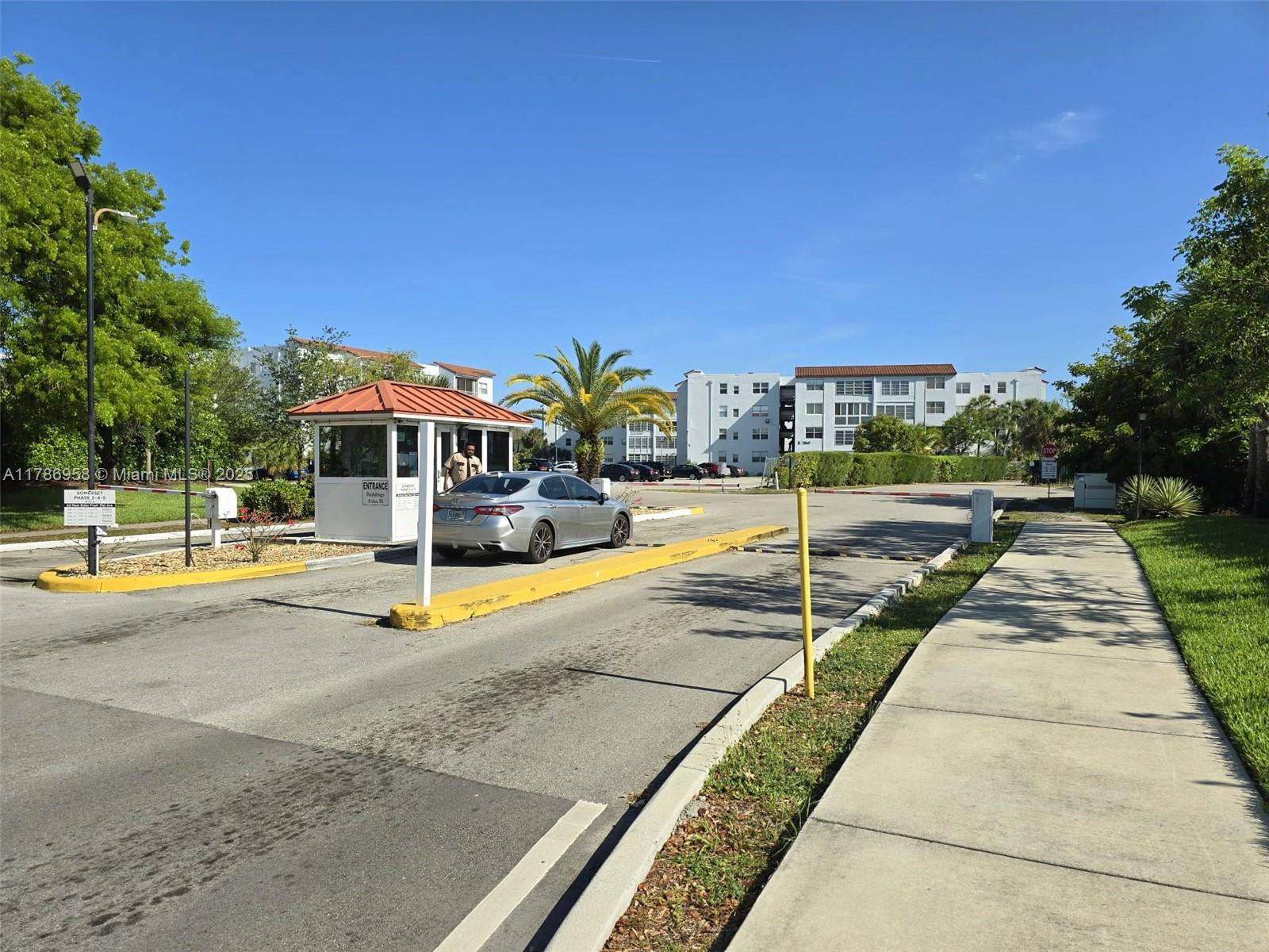 2860 Somerset Dr #317K, Lauderdale Lakes, Florida image 24