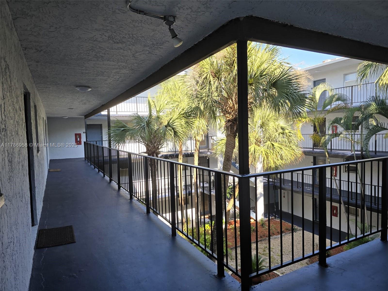 2860 Somerset Dr #317K, Lauderdale Lakes, Florida image 30