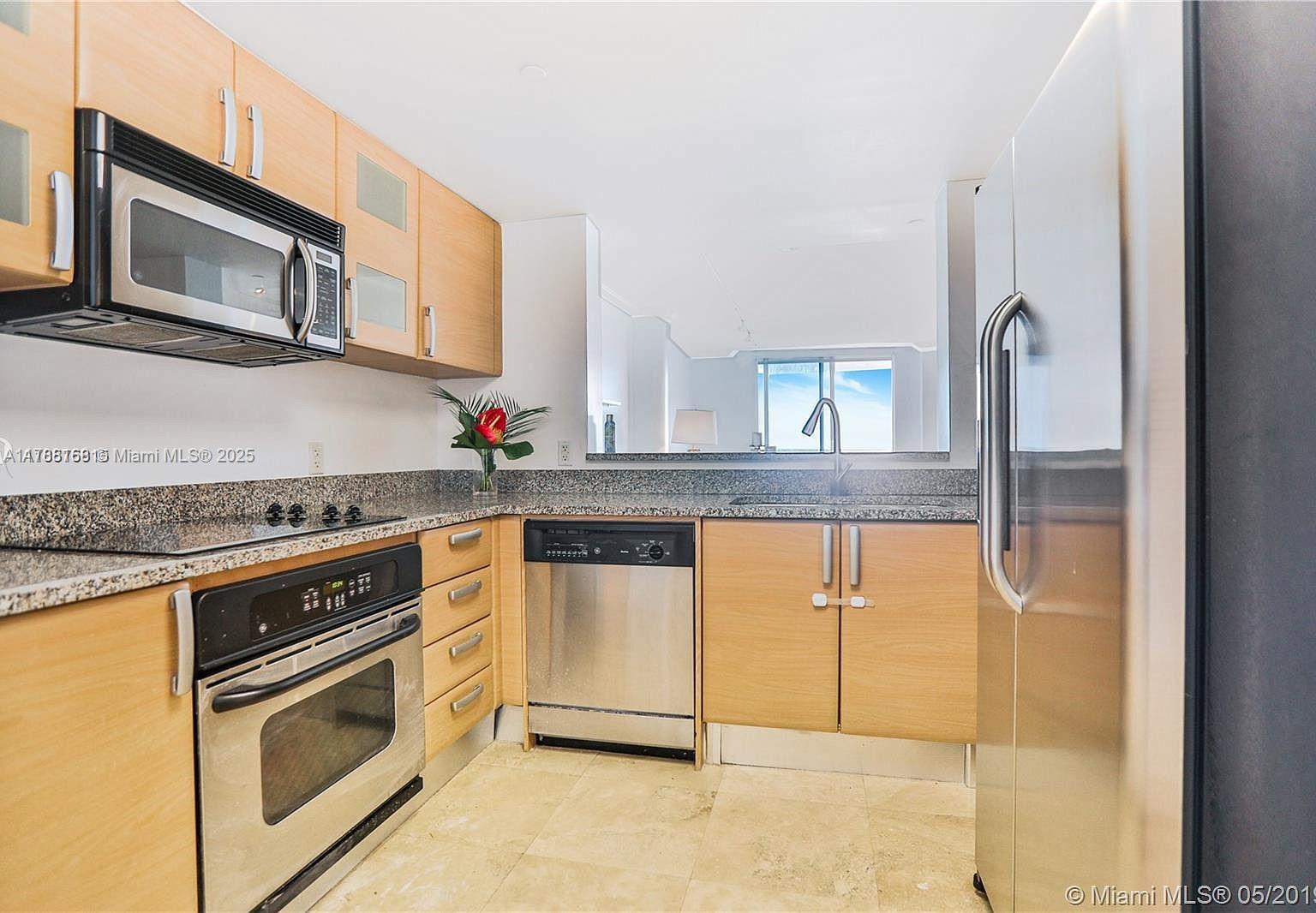 Listing Photo 12