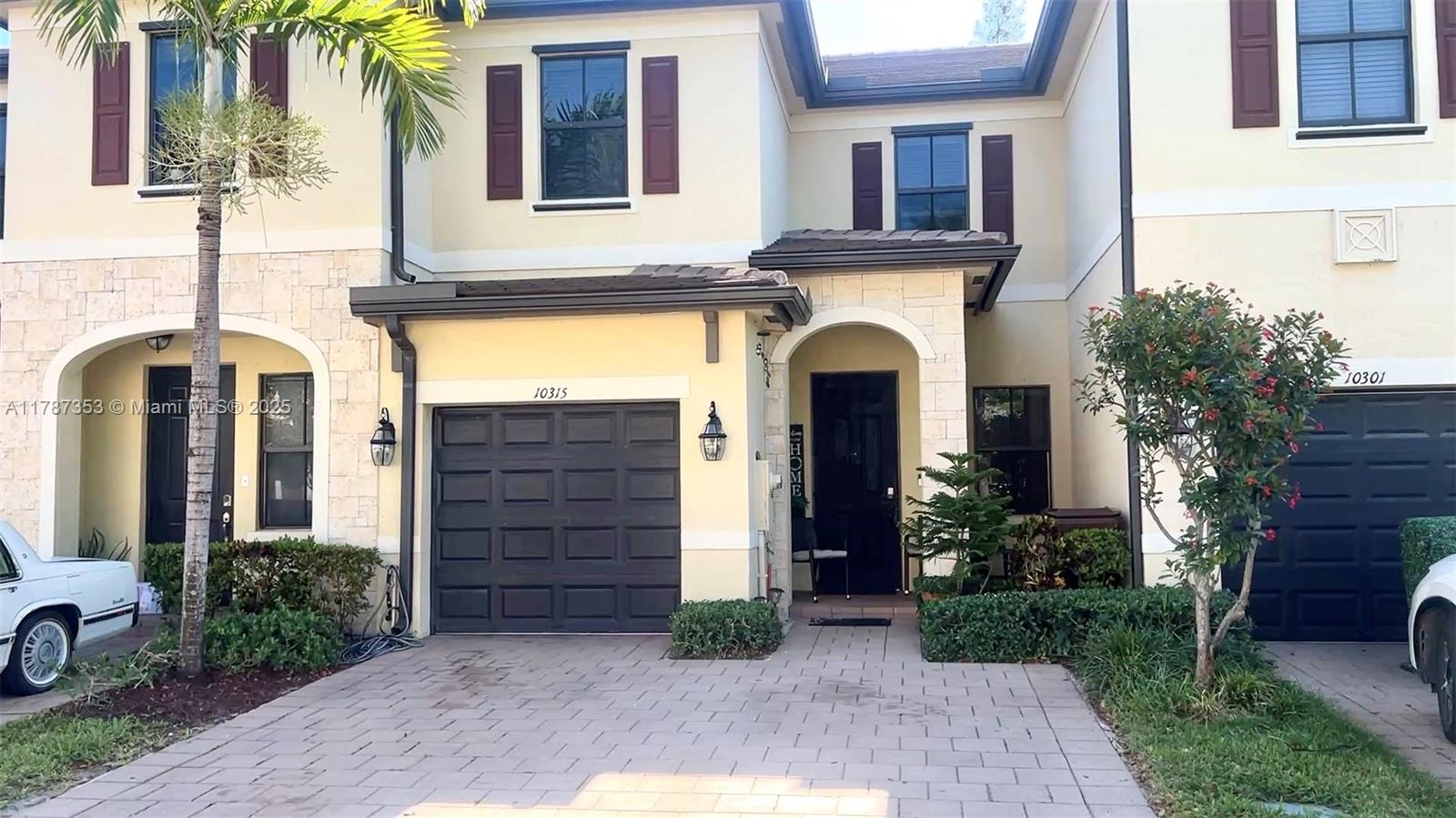 10315 W 32nd Ln, Hialeah, Florida image 2