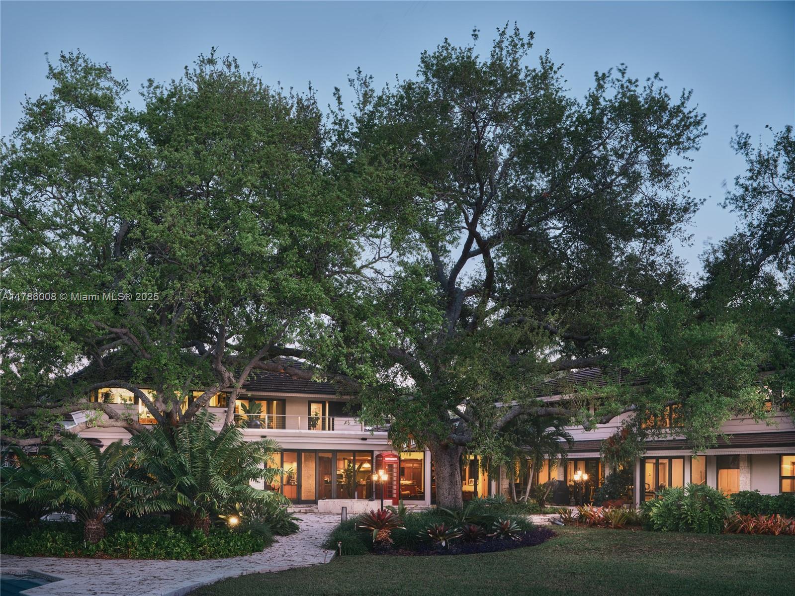 House for Sale in Coral Gables, FL