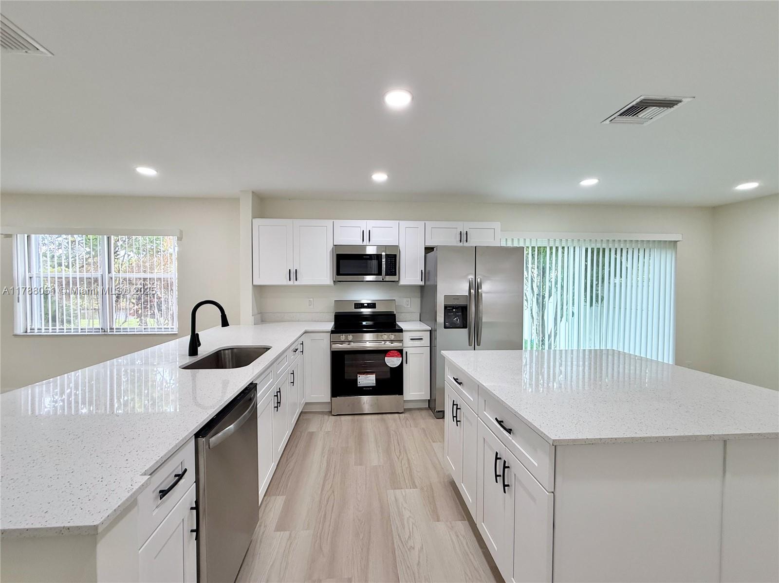 9525 NW 9th Ct, Plantation, Florida image 17