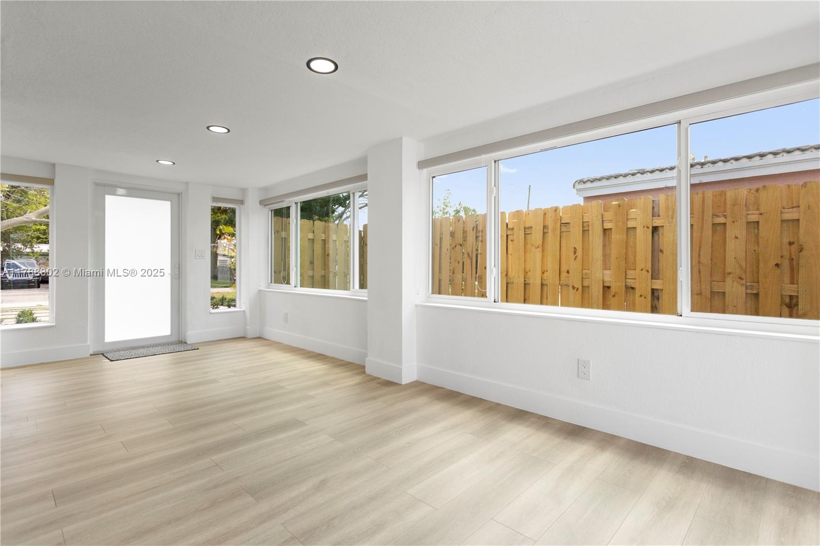 1345 NE 182nd St, North Miami Beach, Florida image 10