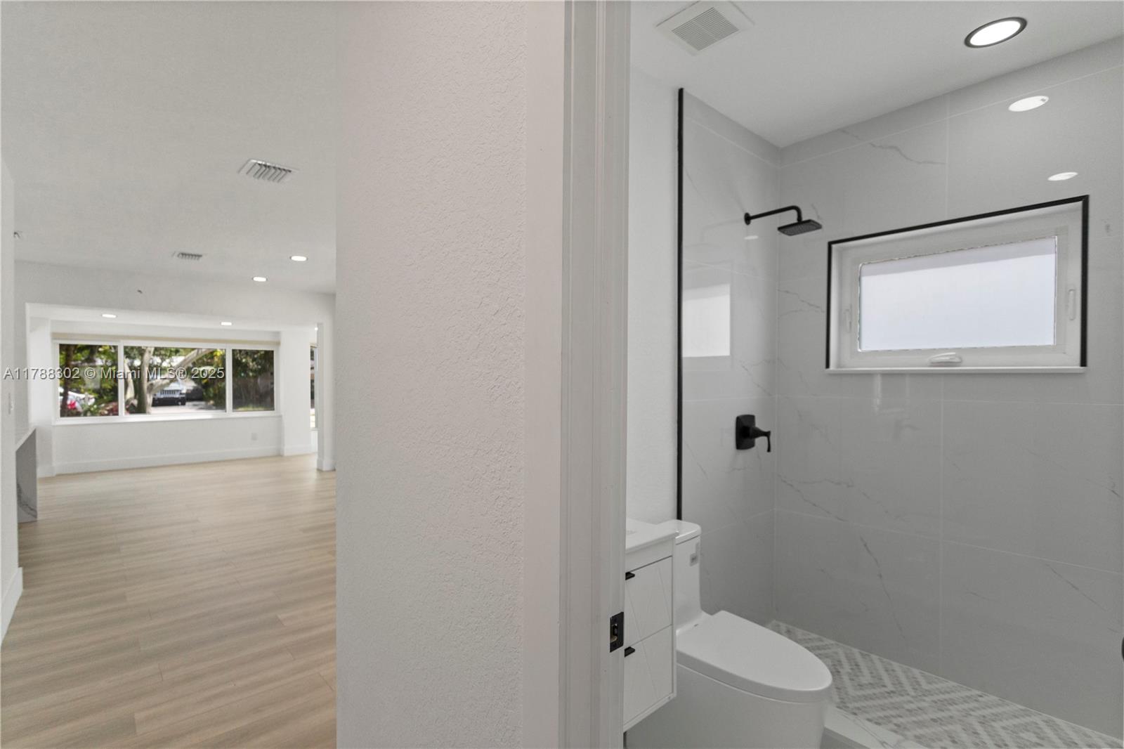 1345 NE 182nd St, North Miami Beach, Florida image 28
