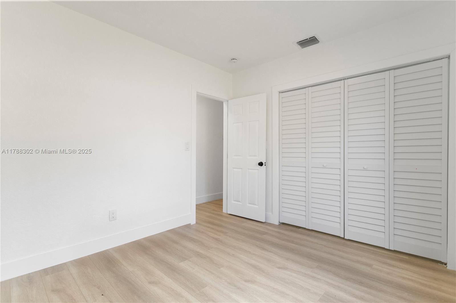 1345 NE 182nd St, North Miami Beach, Florida image 34
