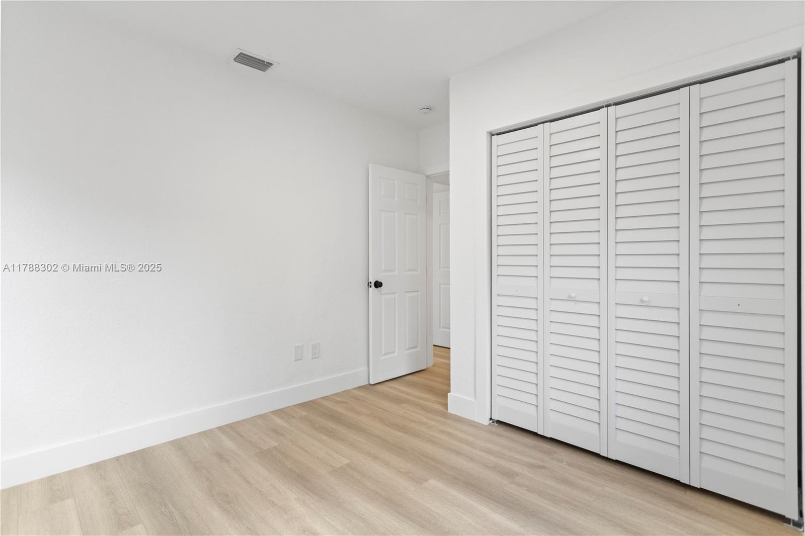 1345 NE 182nd St, North Miami Beach, Florida image 50