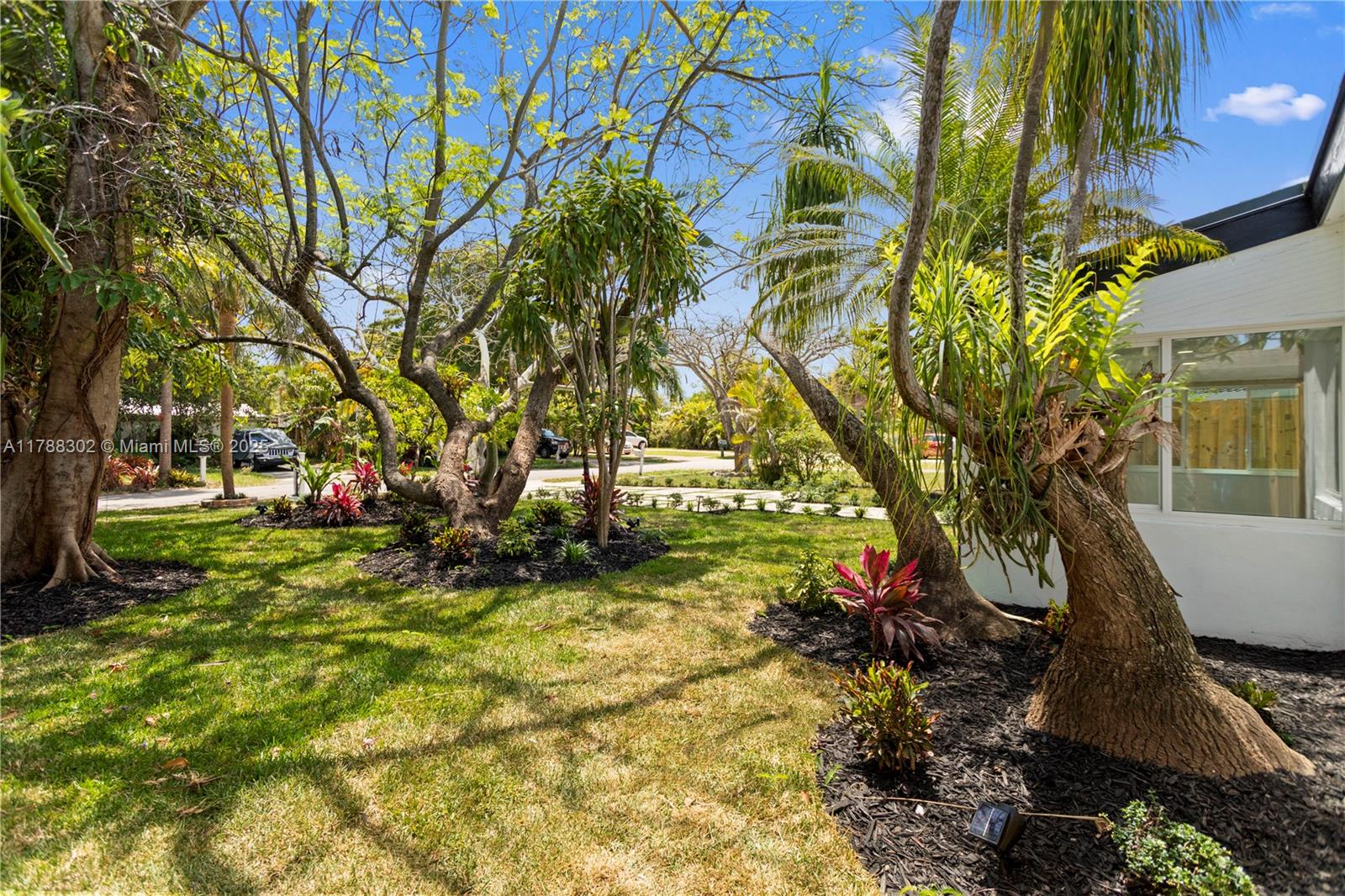 1345 NE 182nd St, North Miami Beach, Florida image 7