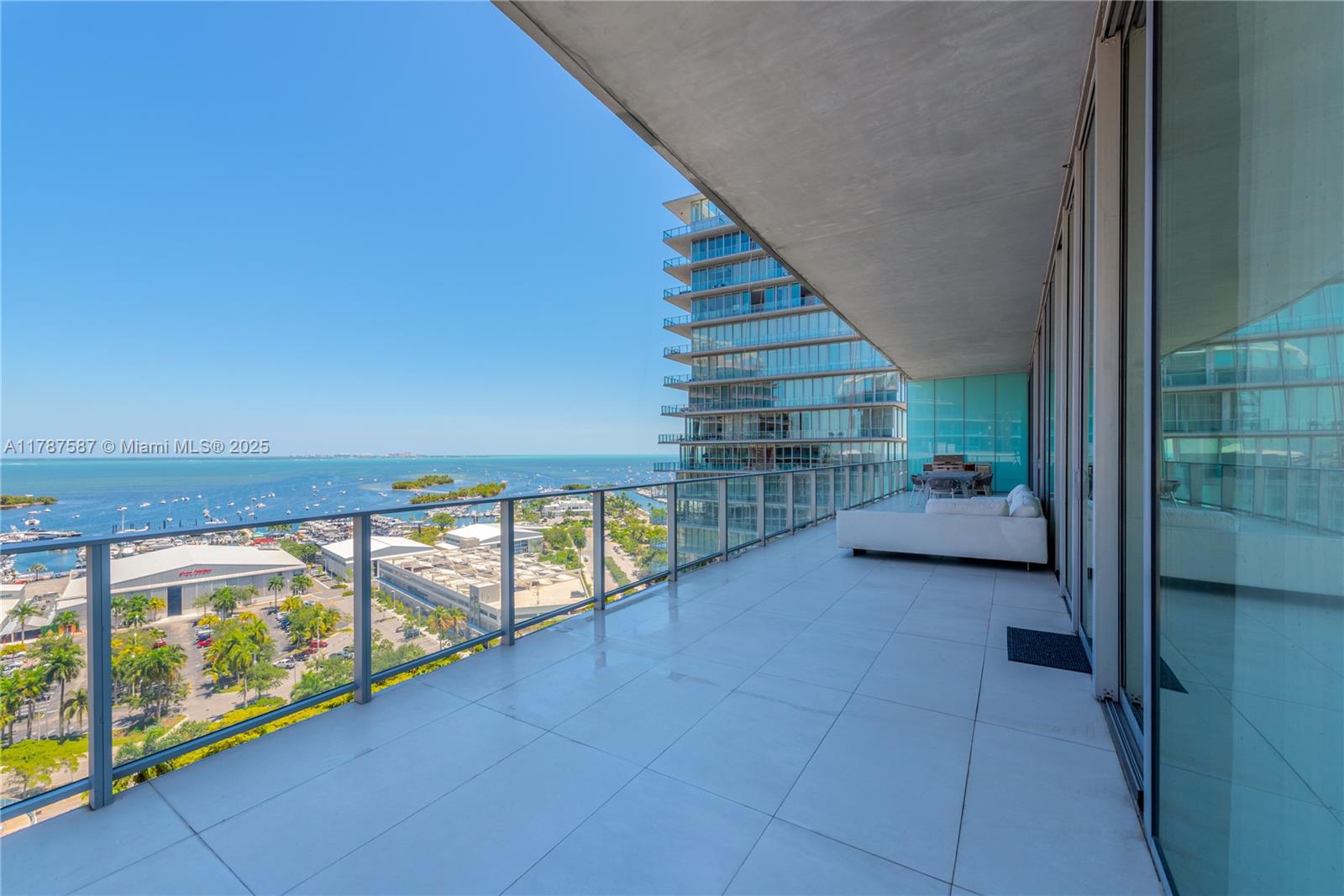 Apartamento à Venda em Miami, FL