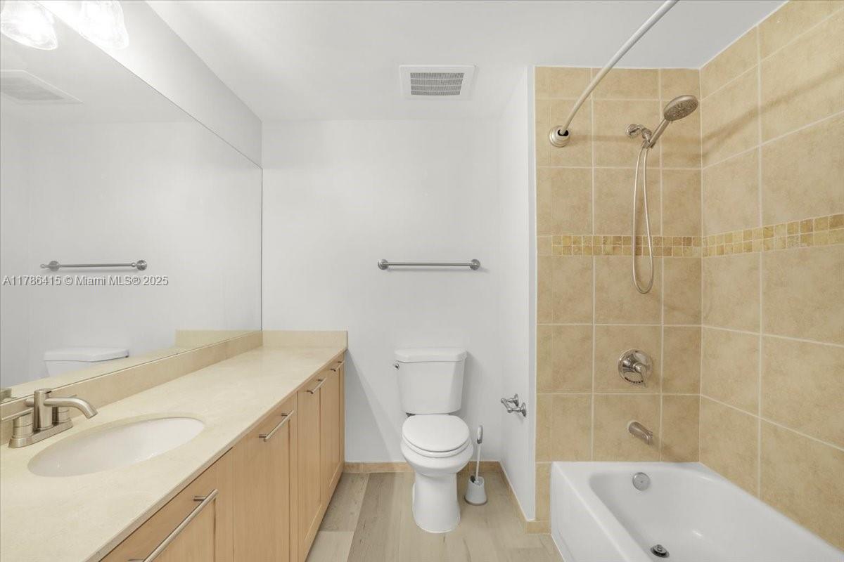 Listing Photo 9