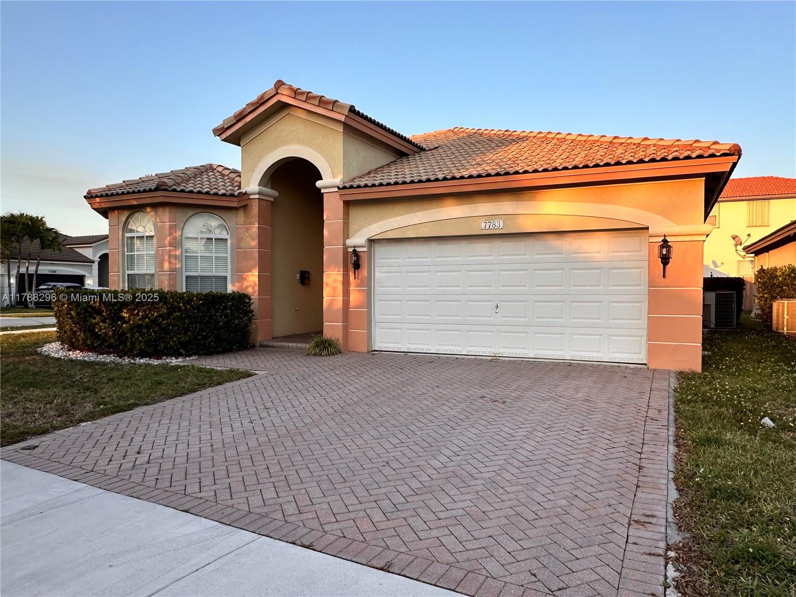 House for Sale in Doral, FL