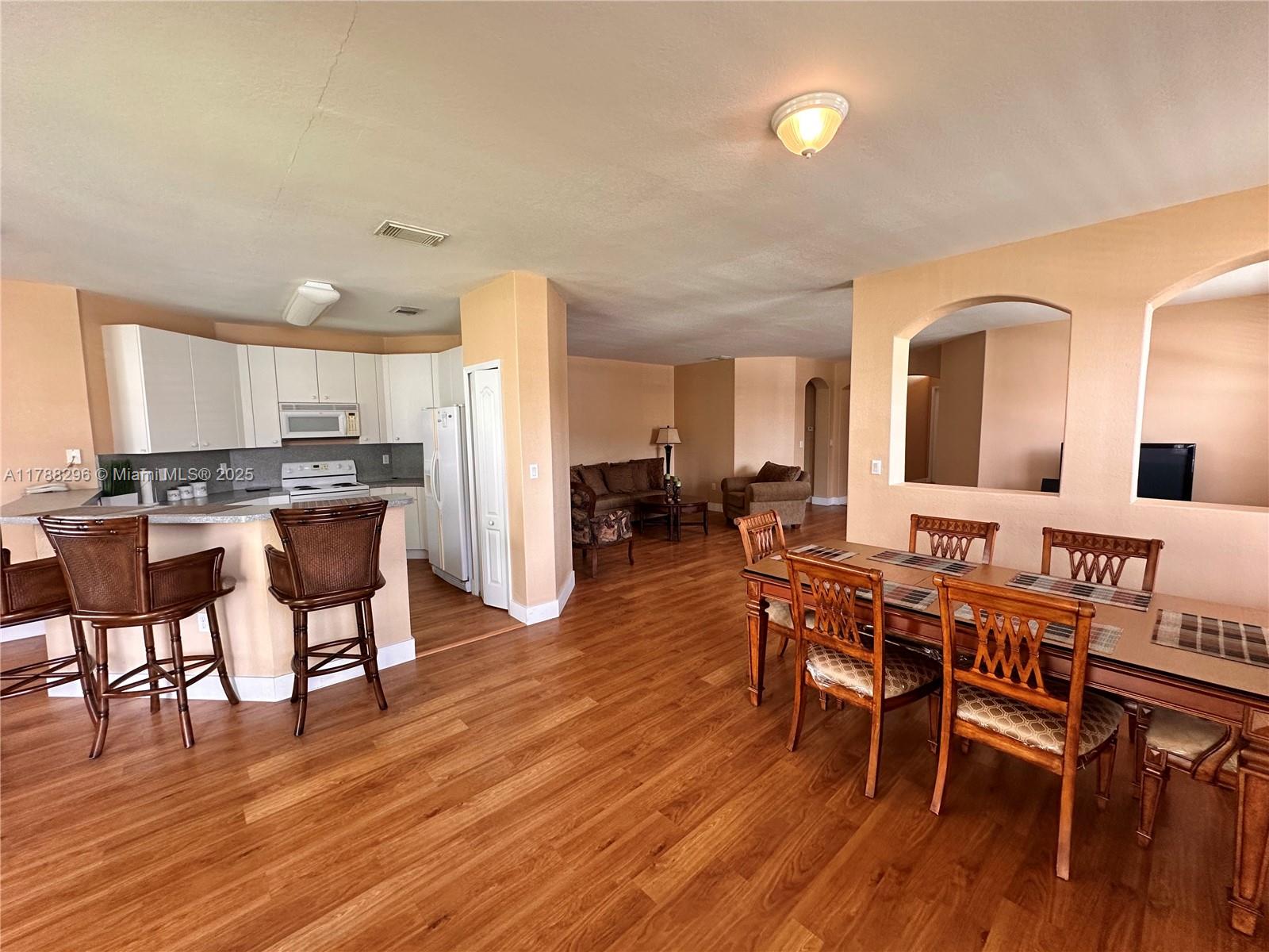 Residential, Doral, Florida image 11