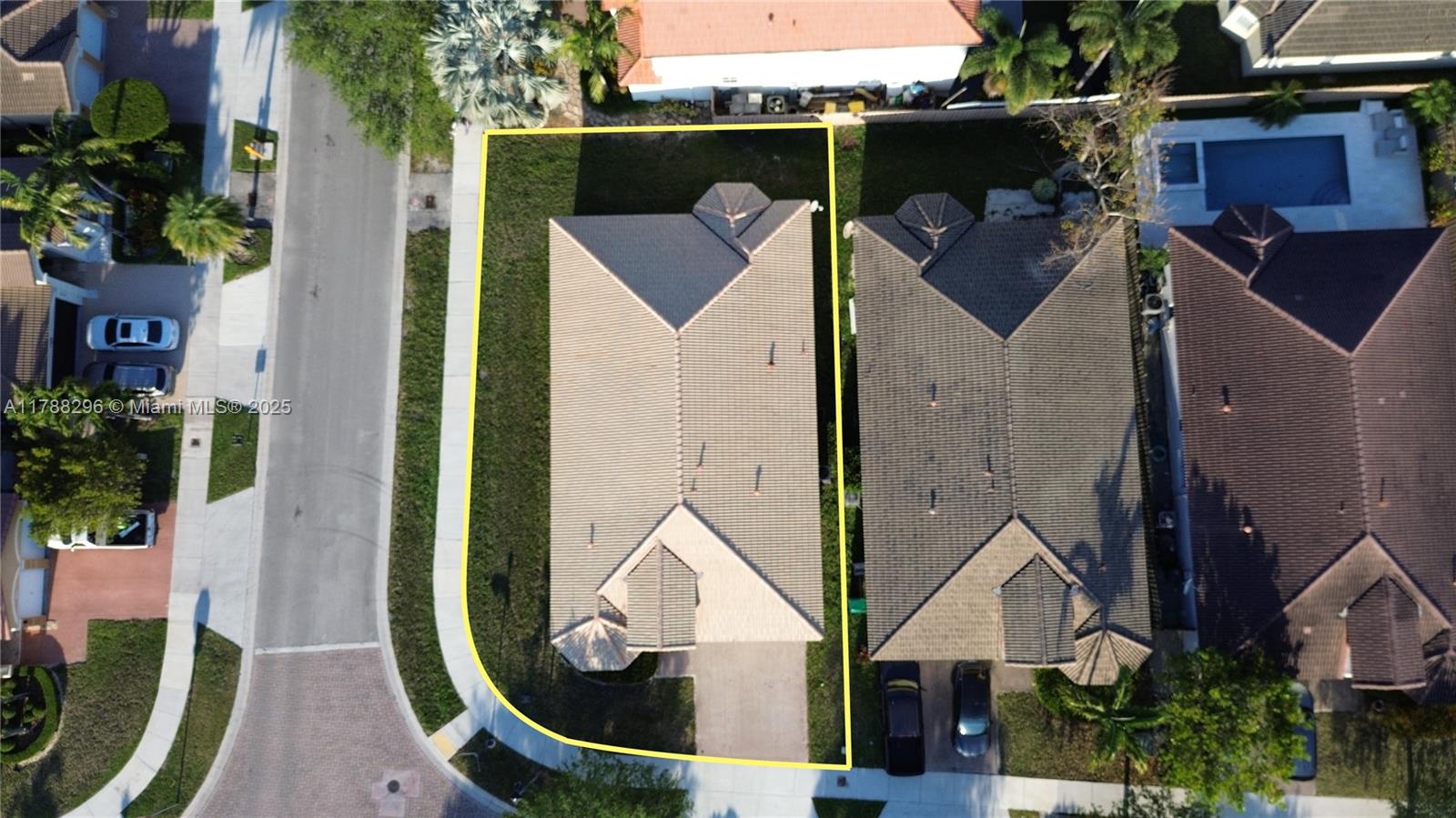 Residential, Doral, Florida image 6