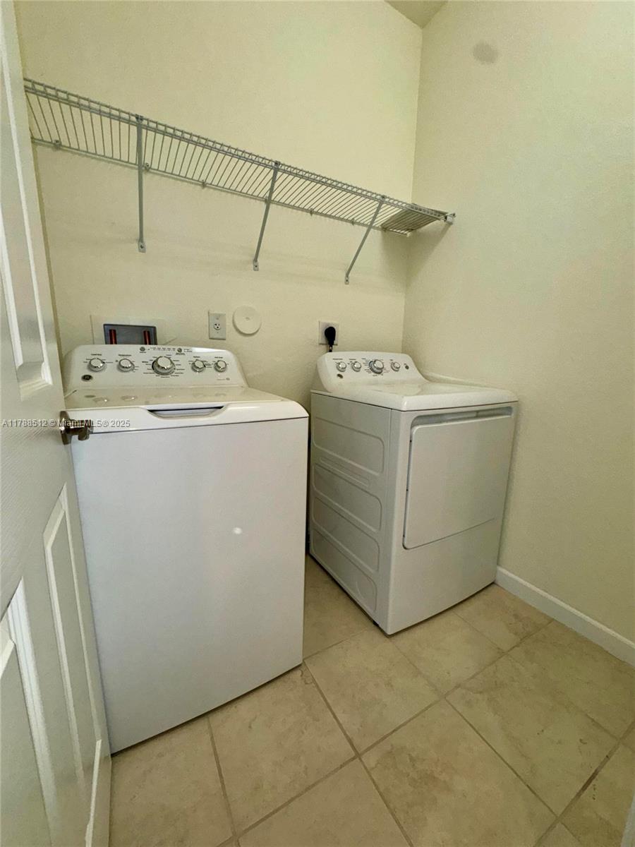 6532 S Anise Ct, Davie, Florida image 19