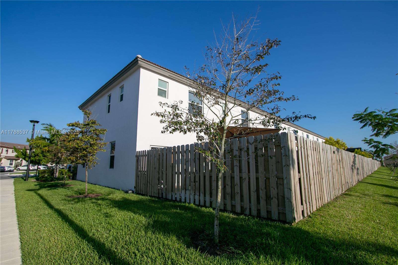 12236 NW 23rd Path, Miami, Florida image 3
