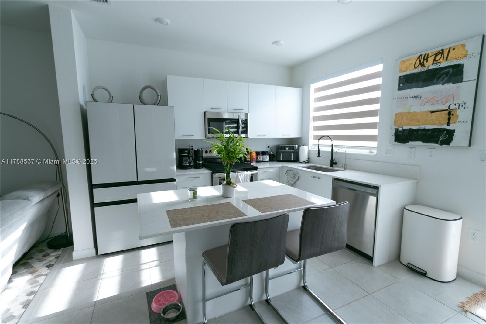 12236 NW 23rd Path, Miami, Florida image 7