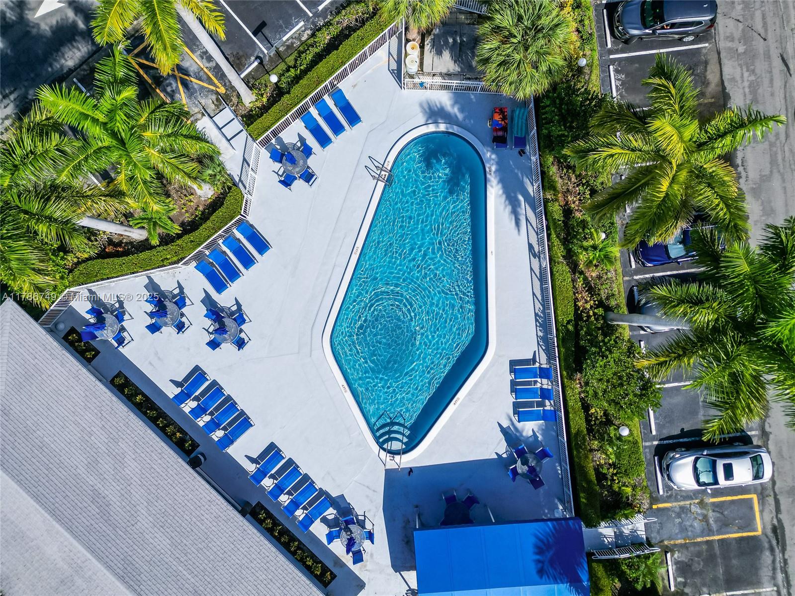 455 Paradise Isle Blvd #106, Hallandale Beach, Florida image 22