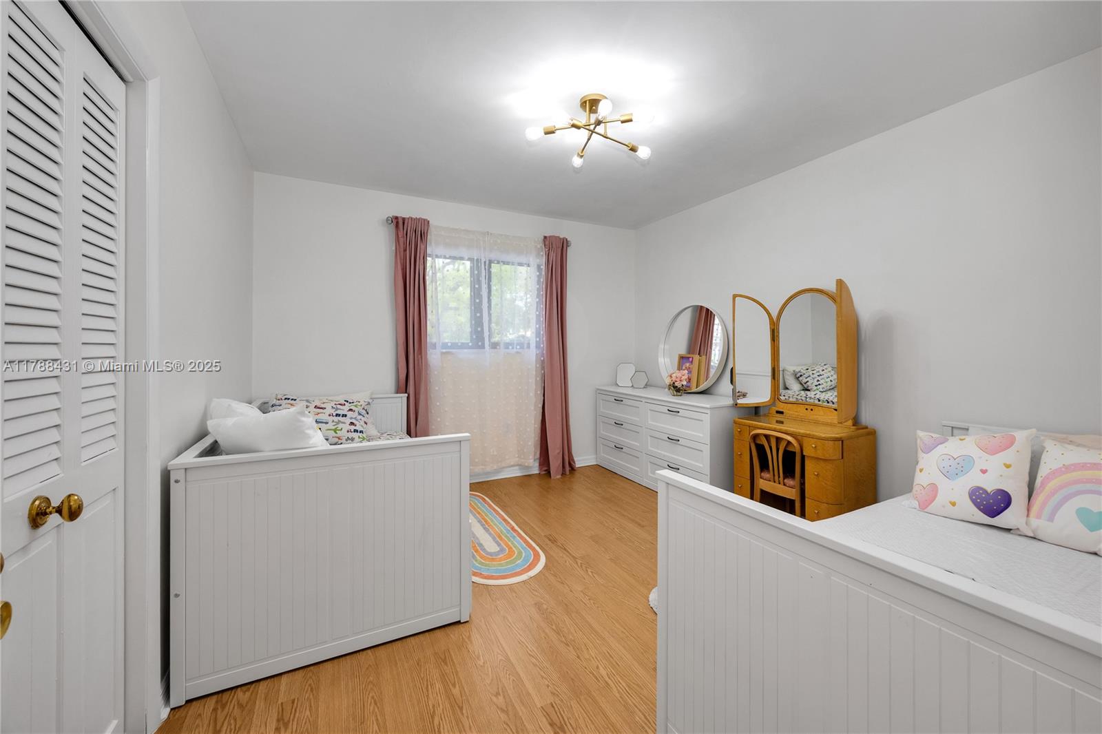 Listing Photo 18
