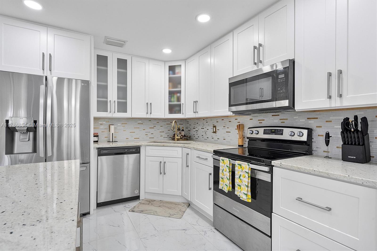 5001 Riverside Dr #303, Coral Springs, Florida image 5