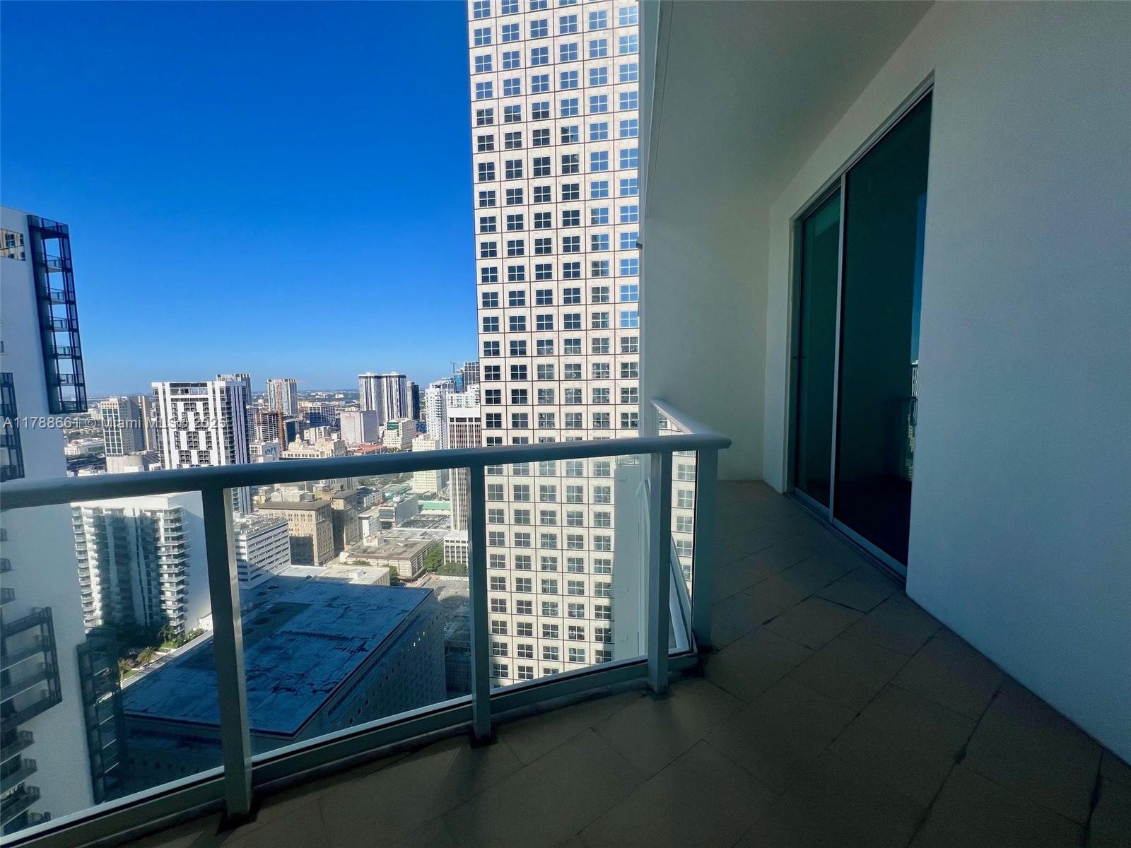 300 S Biscayne Blvd #PH-3907, Miami FL 33131
