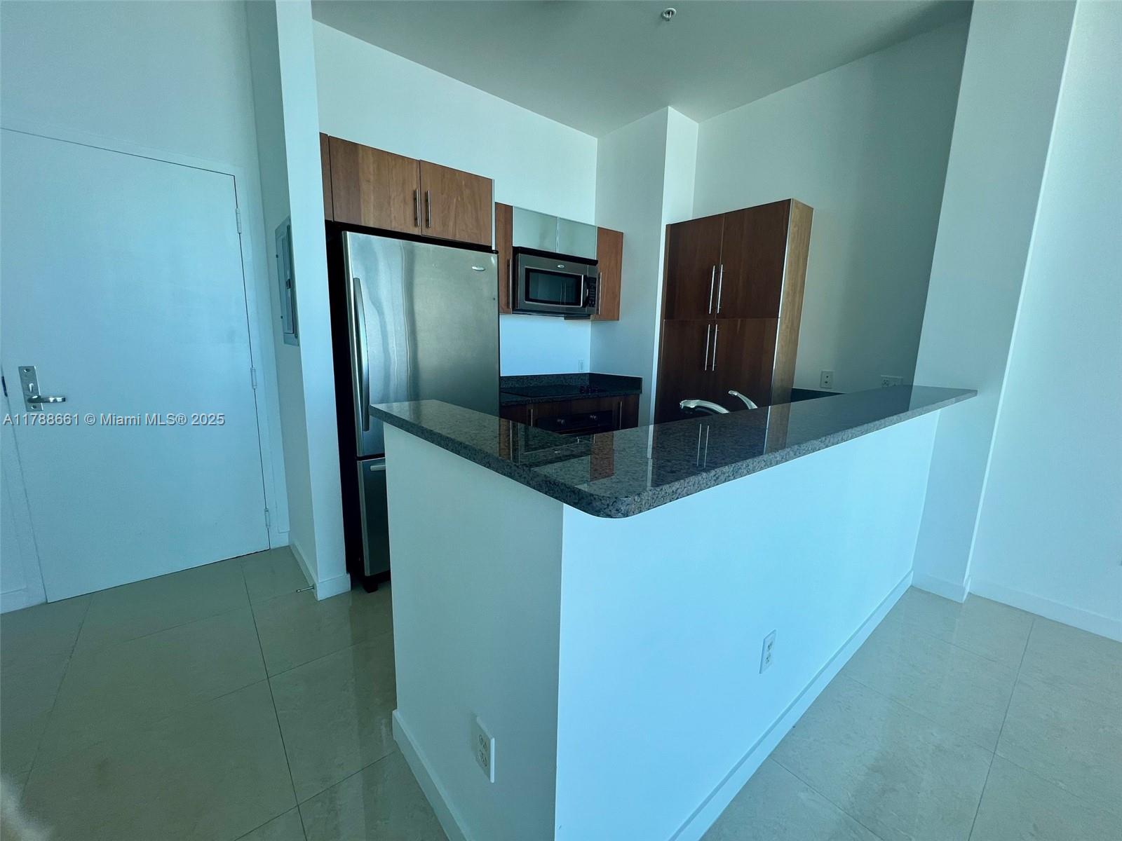 300 S Biscayne Blvd #PH-3907, Miami FL 33131
