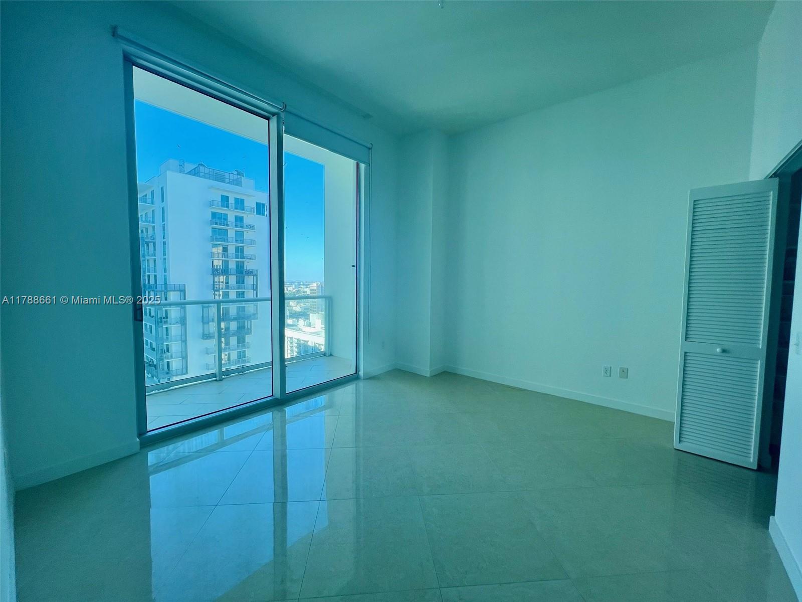 300 S Biscayne Blvd #PH-3907, Miami FL 33131