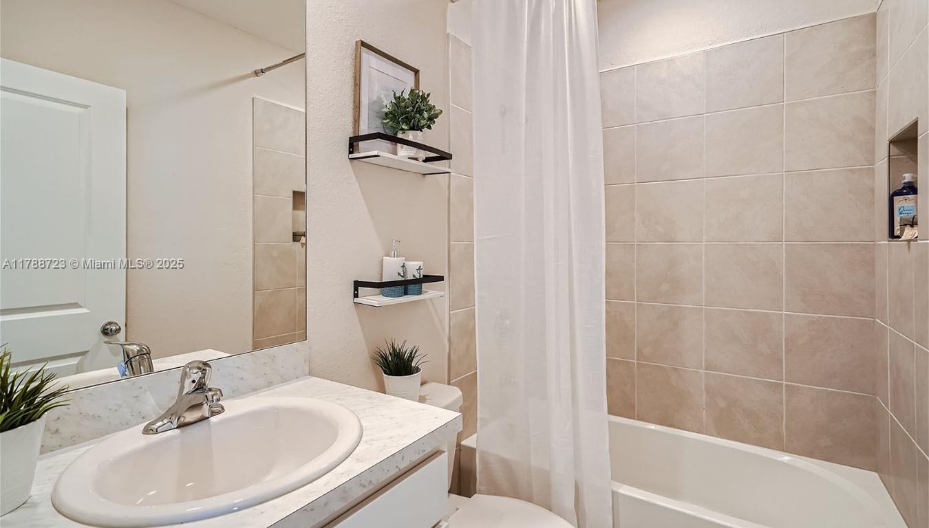 1472 NE 3rd Avenue, Florida City, Florida image 19