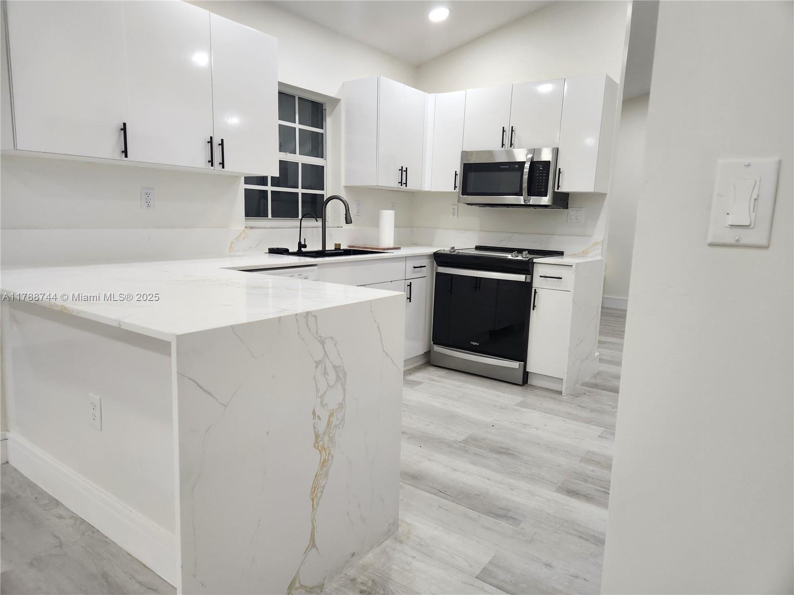 9771 SW 216th Ter, Cutler Bay, Florida image 4