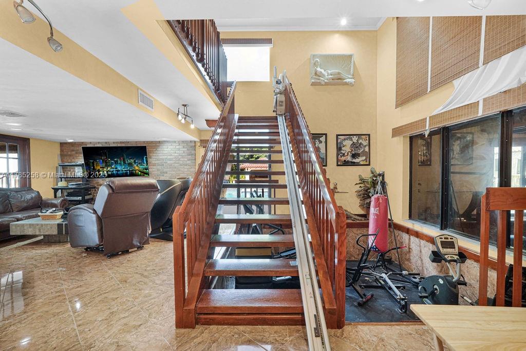 Listing Photo 12
