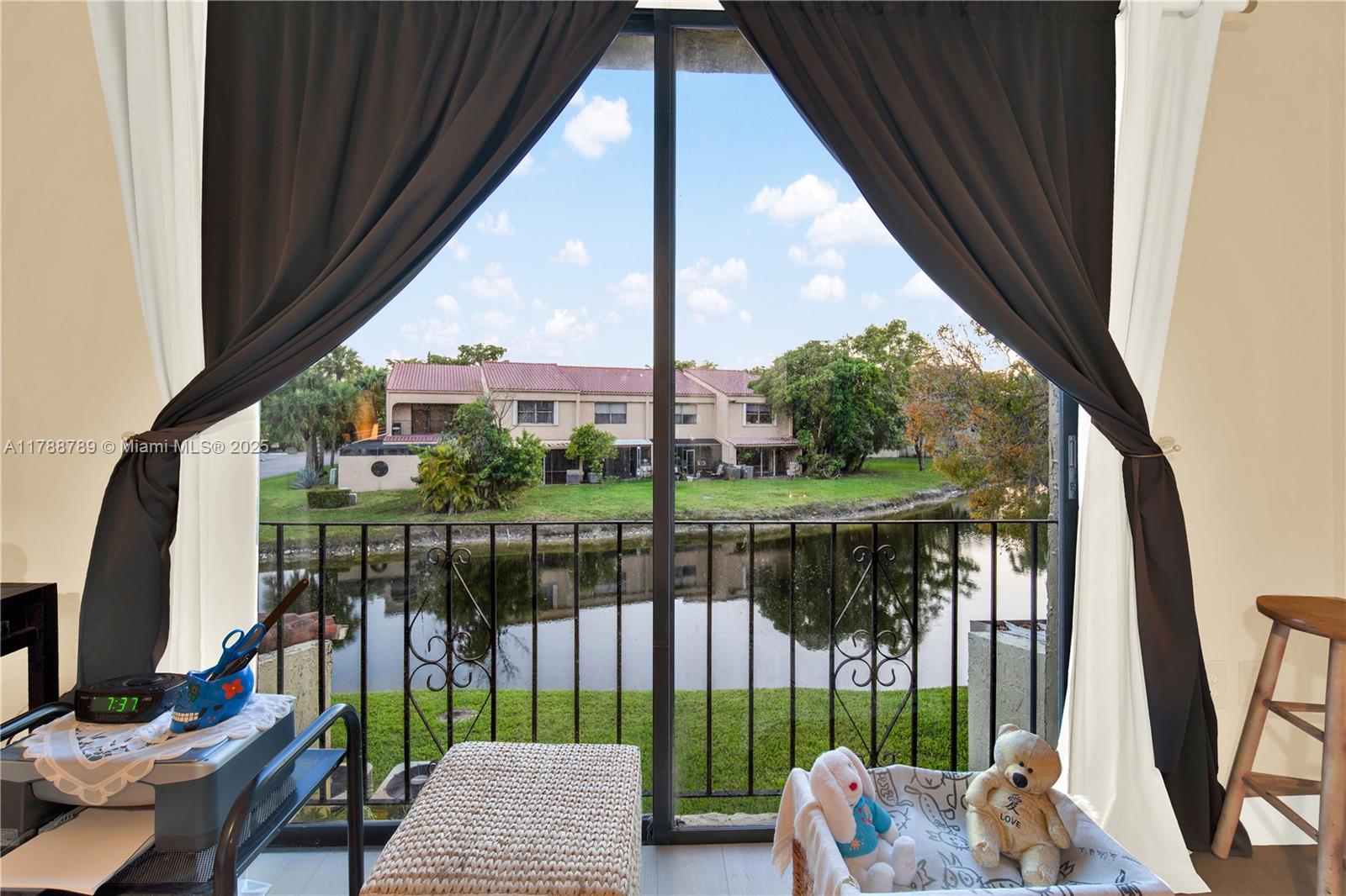 3904 Estepona Ave #8D2, Doral, Florida image 13