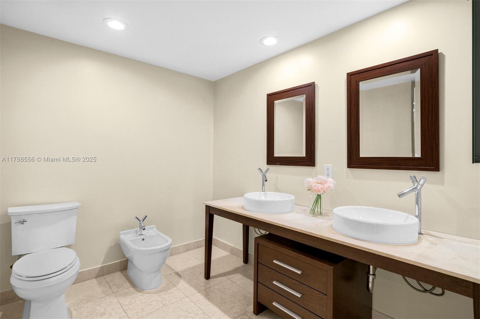 495 Brickell Ave #5208, Miami FL 33131