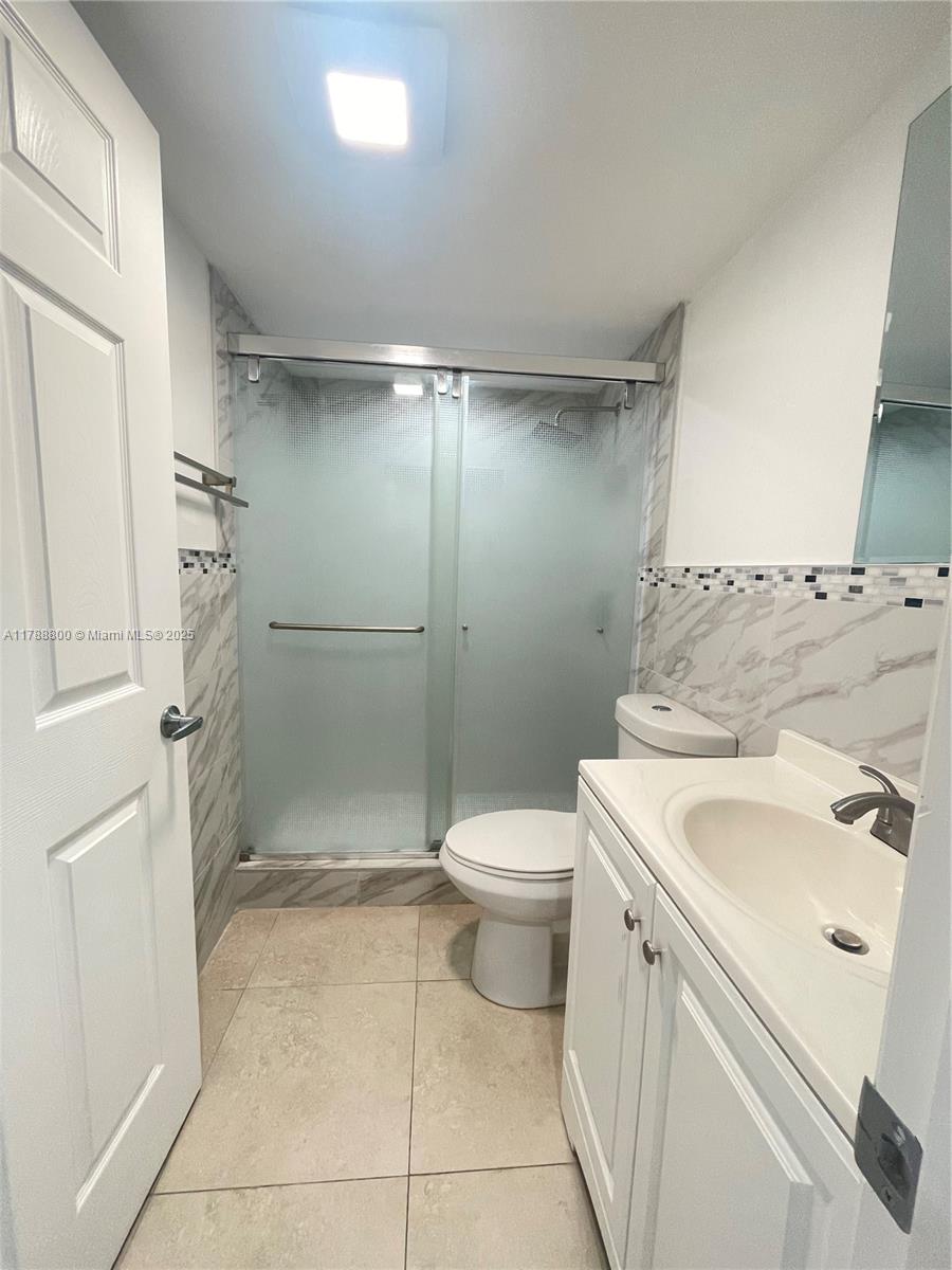 Residential, Miami, Florida image 15