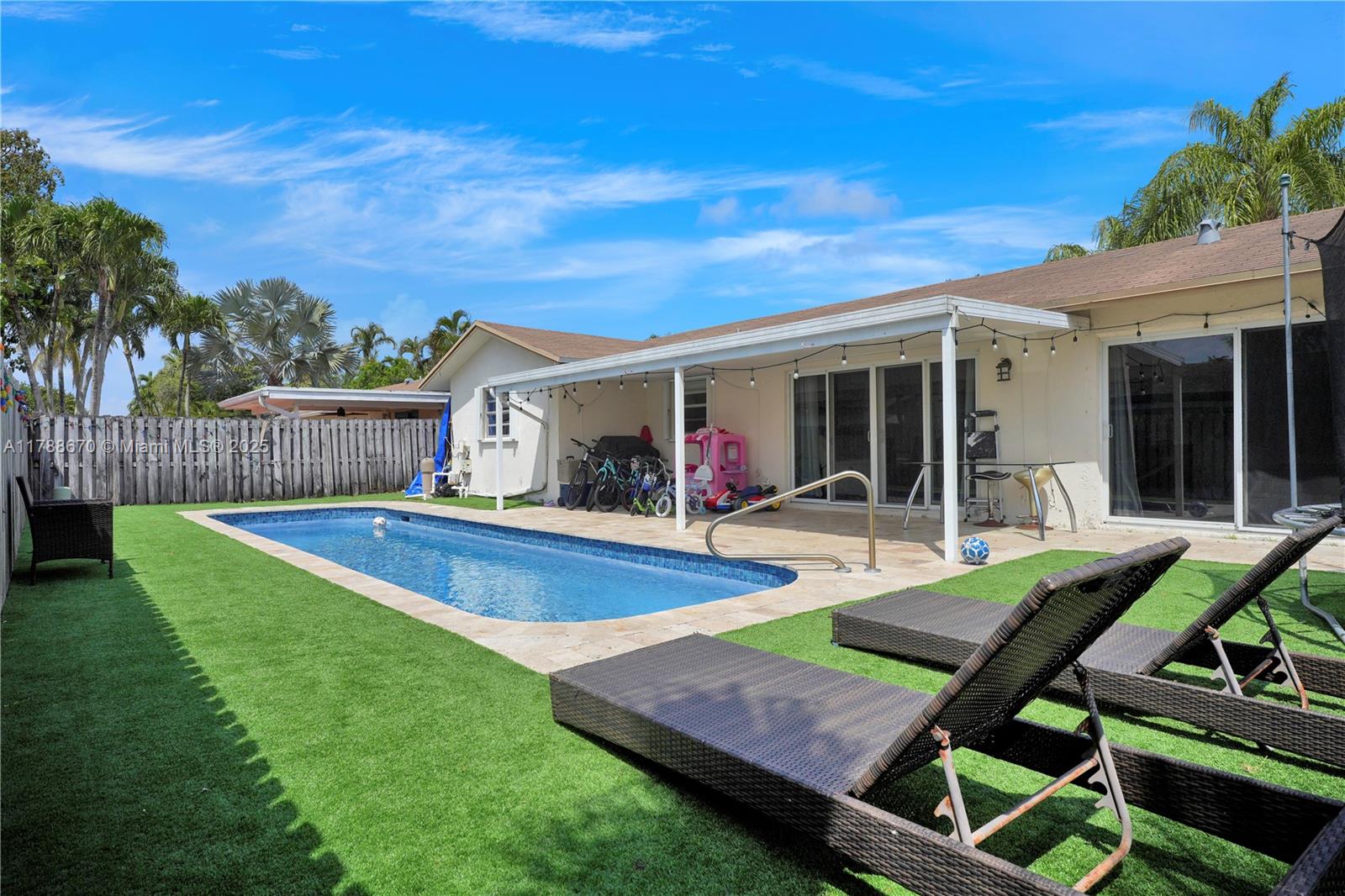 9340 NW 43rd Mnr, Sunrise, Florida image 2