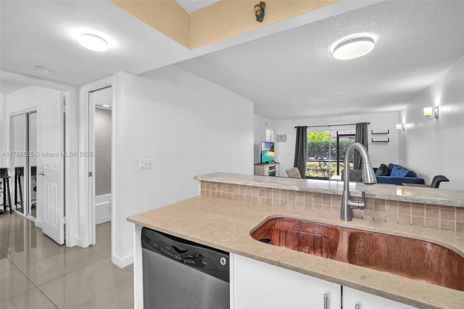 10457 NW 8th St #105, Pembroke Pines, Florida image 10