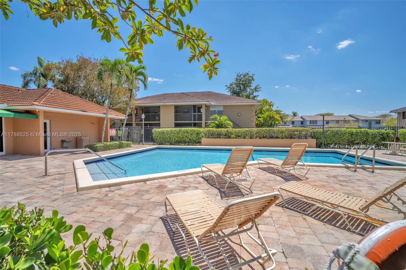 10457 NW 8th St #105, Pembroke Pines, Florida image 24