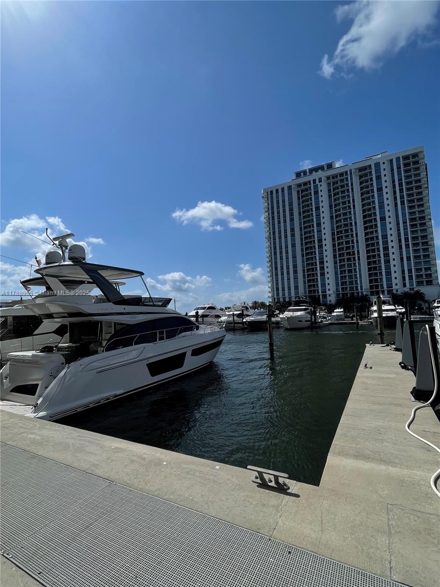 17211 Biscayne Blvd #100, North Miami Beach, Florida image 1