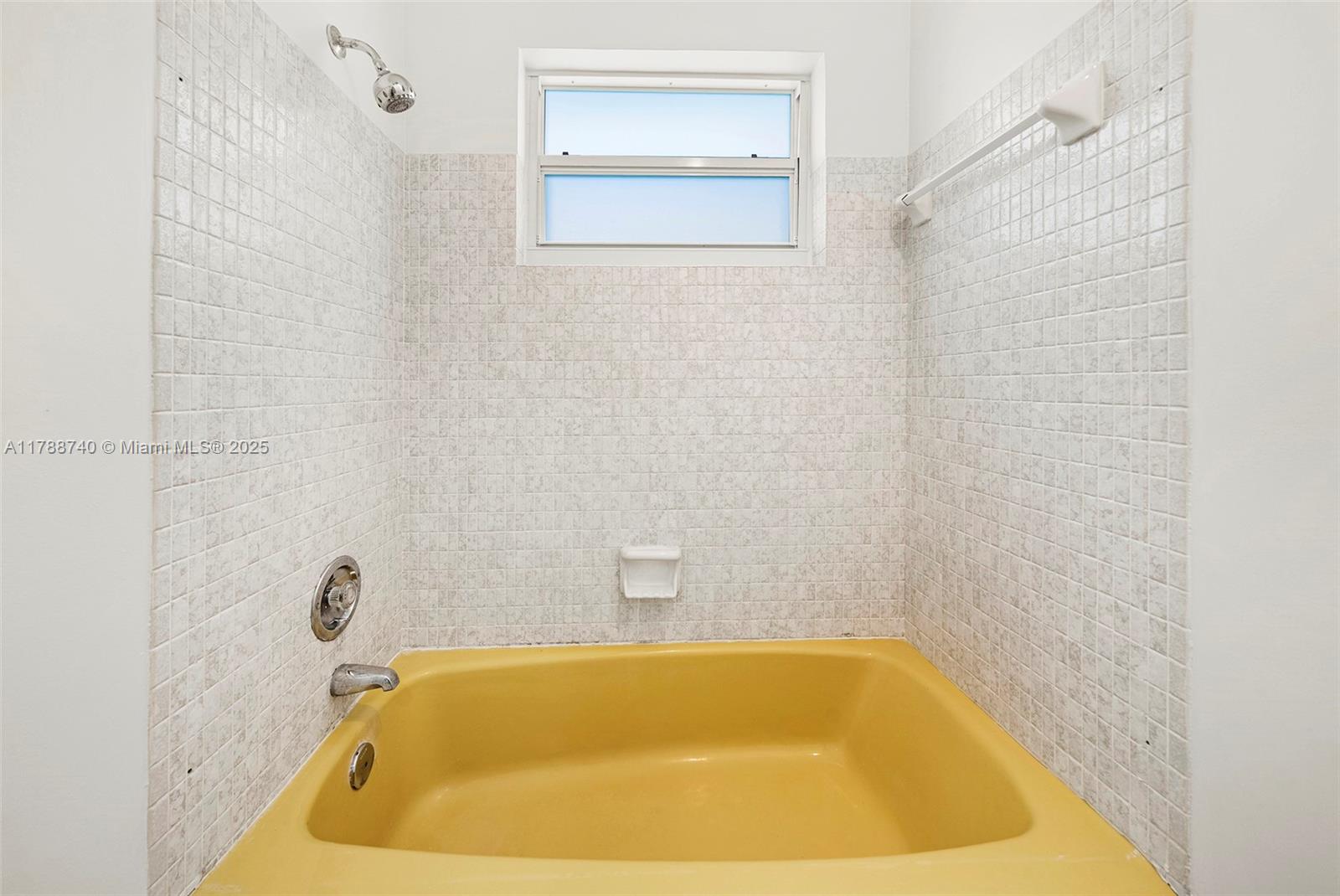1106 NE 3rd St, Hallandale Beach, Florida image 28