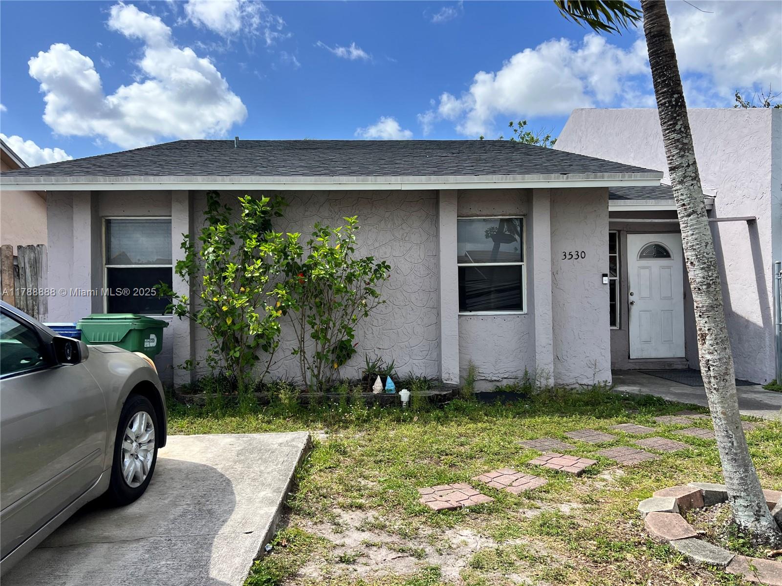 3530 NW 194th Ter, Miami Gardens, Florida image 2