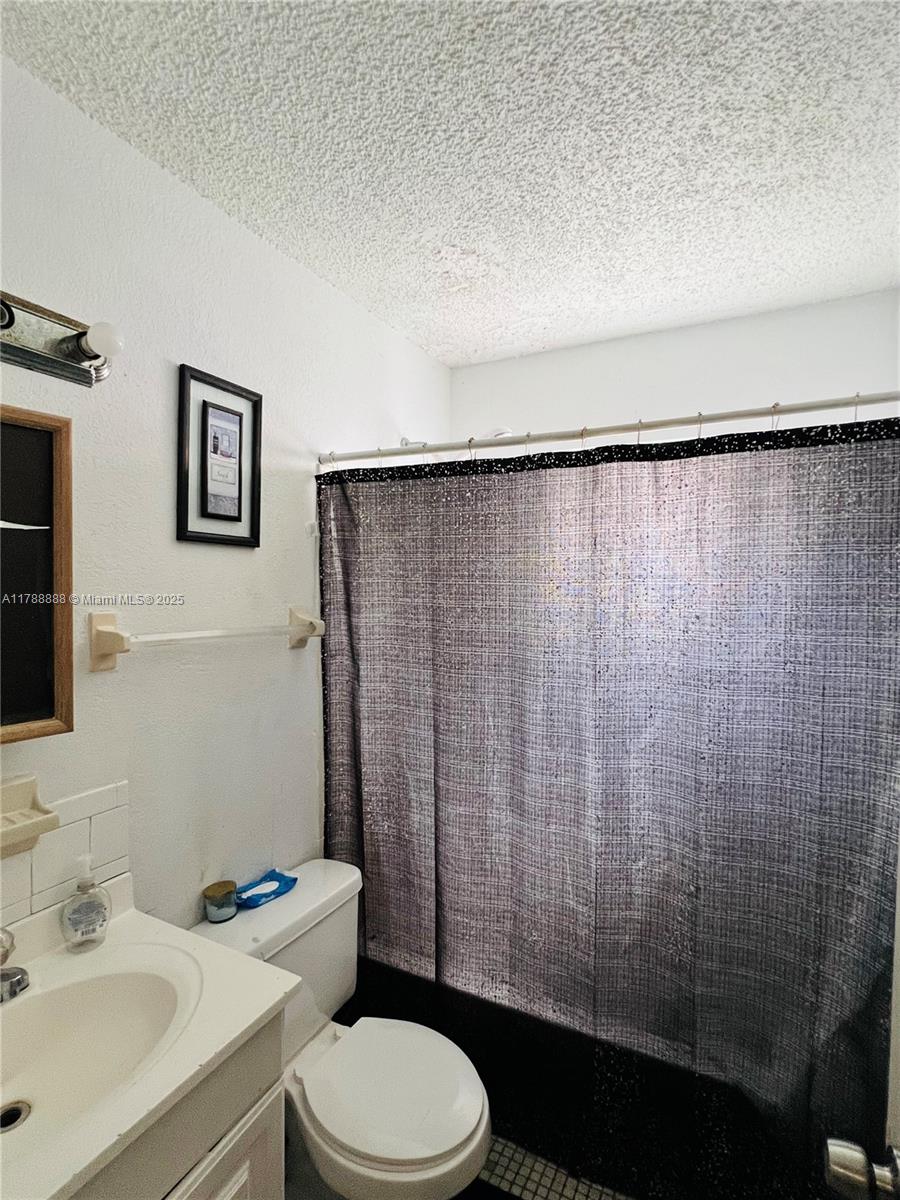3530 NW 194th Ter, Miami Gardens, Florida image 21