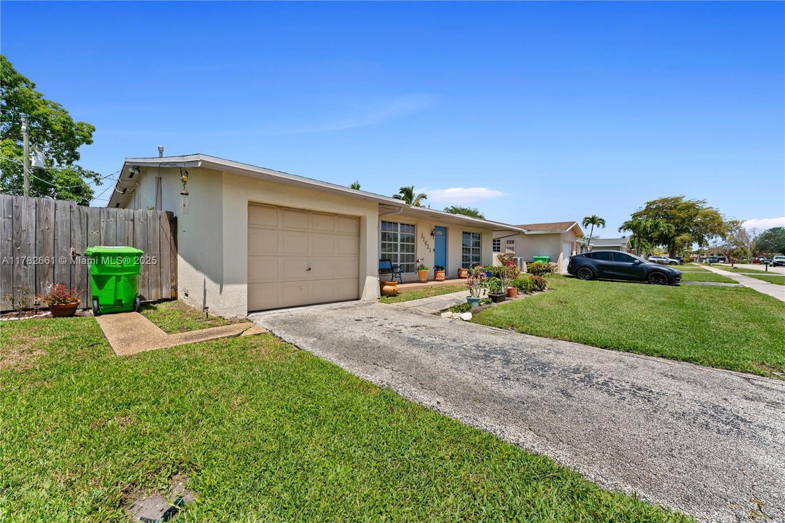 11421 NW 37th Pl, Sunrise, Florida image 21