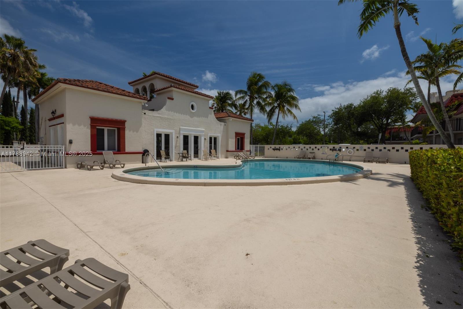 Listing Photo 17