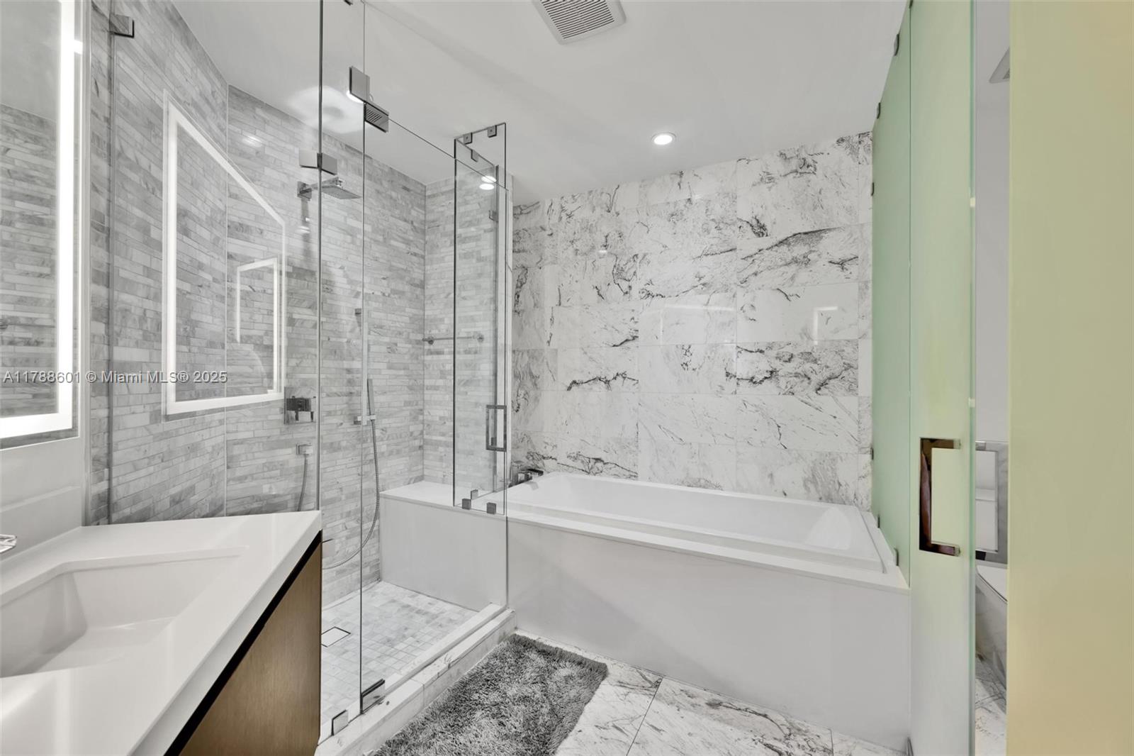 851 NE 1st Ave #3708, Miami FL 33132