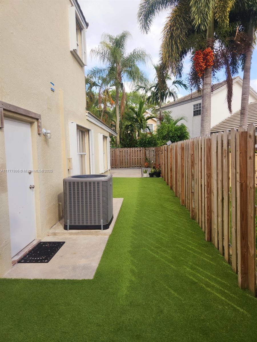 2984 Tall Oak Ct, Davie, Florida image 29