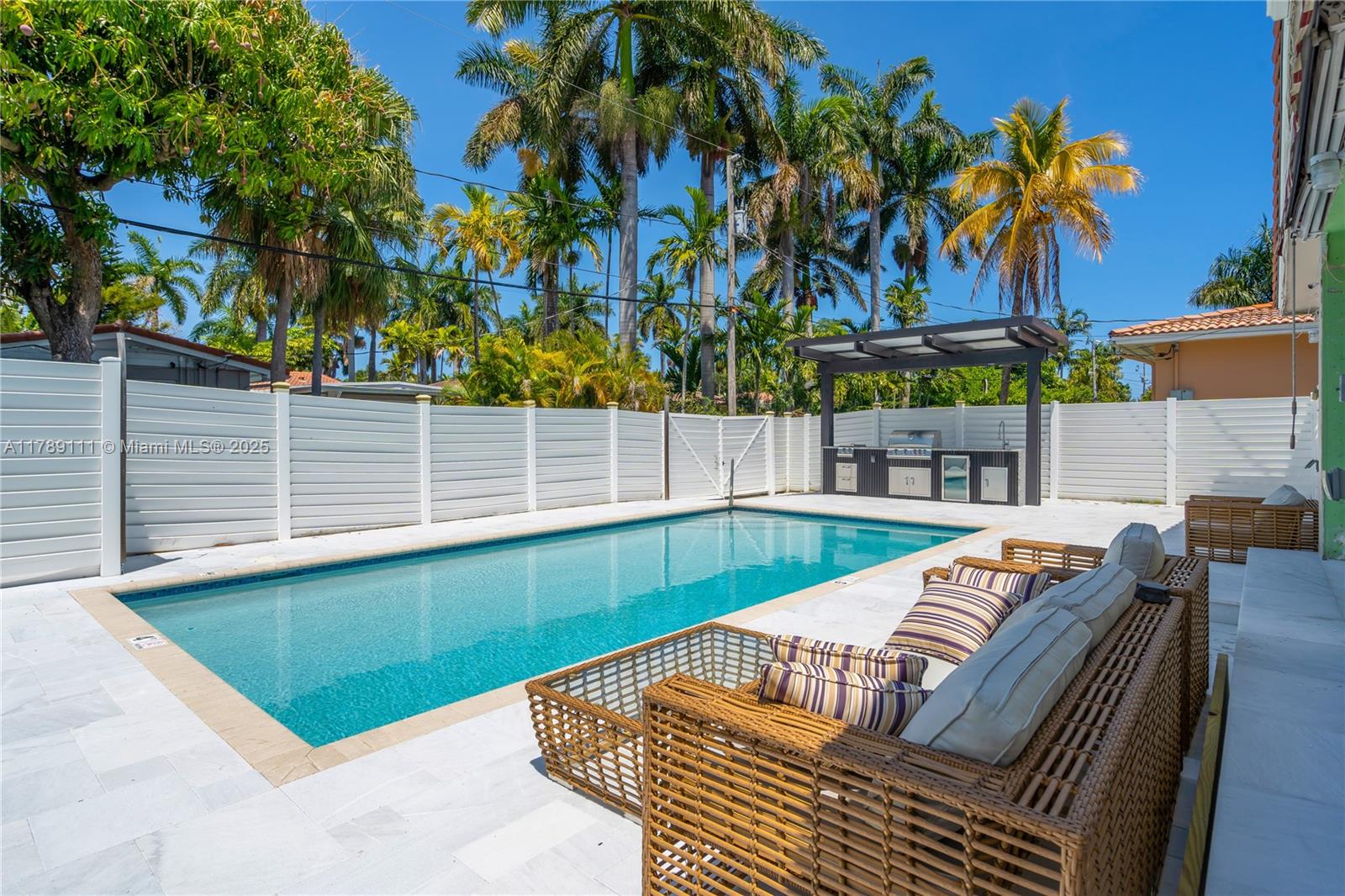 Property photo # 0