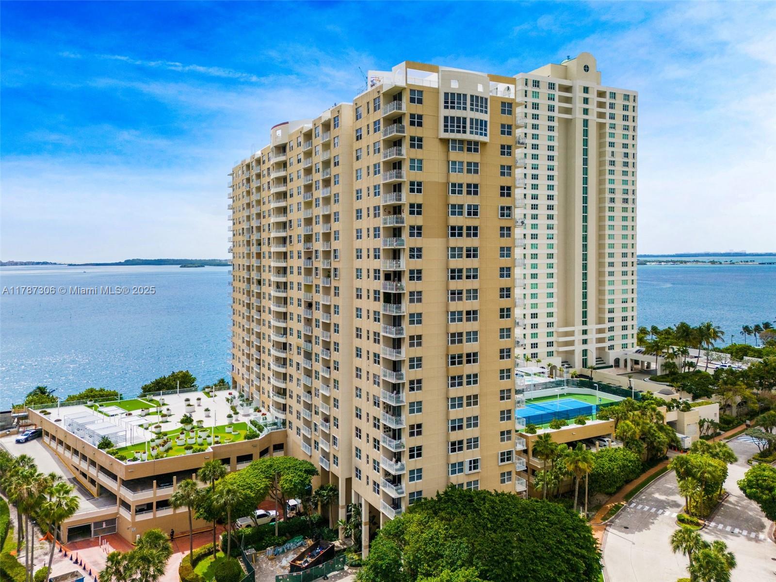 Condo for Sale in Miami, FL