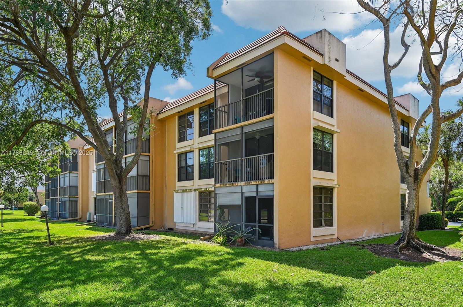 6622 Coral Lake Dr #210, Margate, Florida image 30