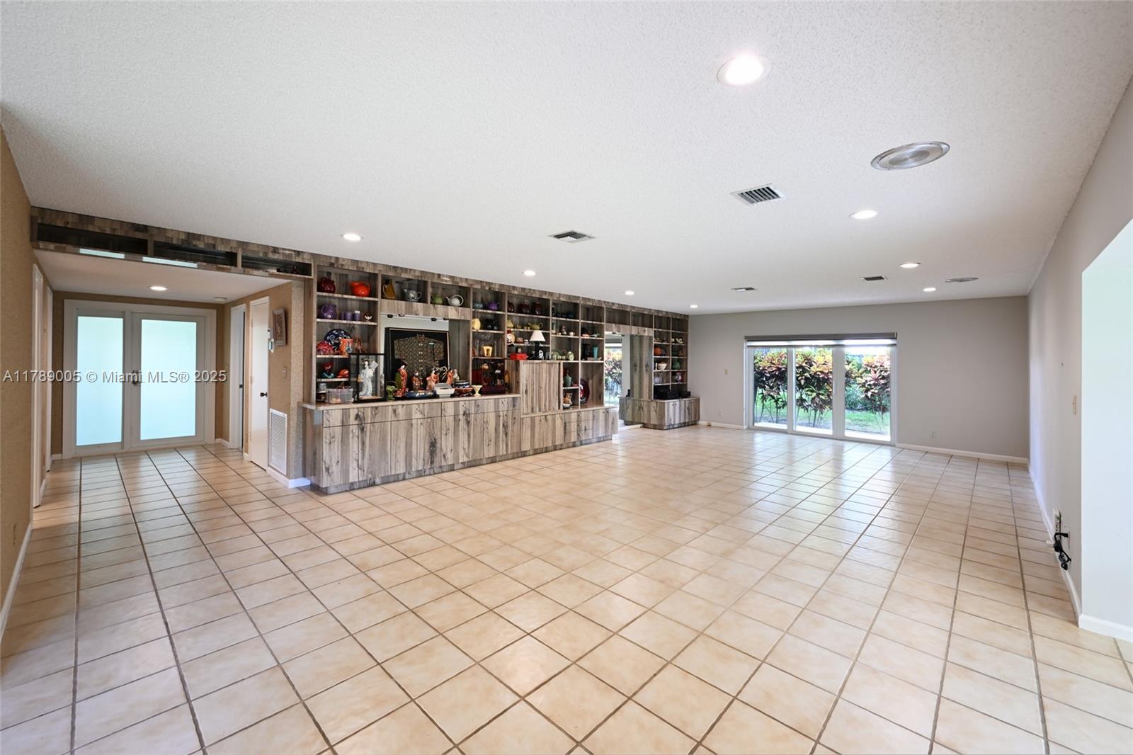 1130 W Cypress Dr #V-16, Pompano Beach, Florida image 10